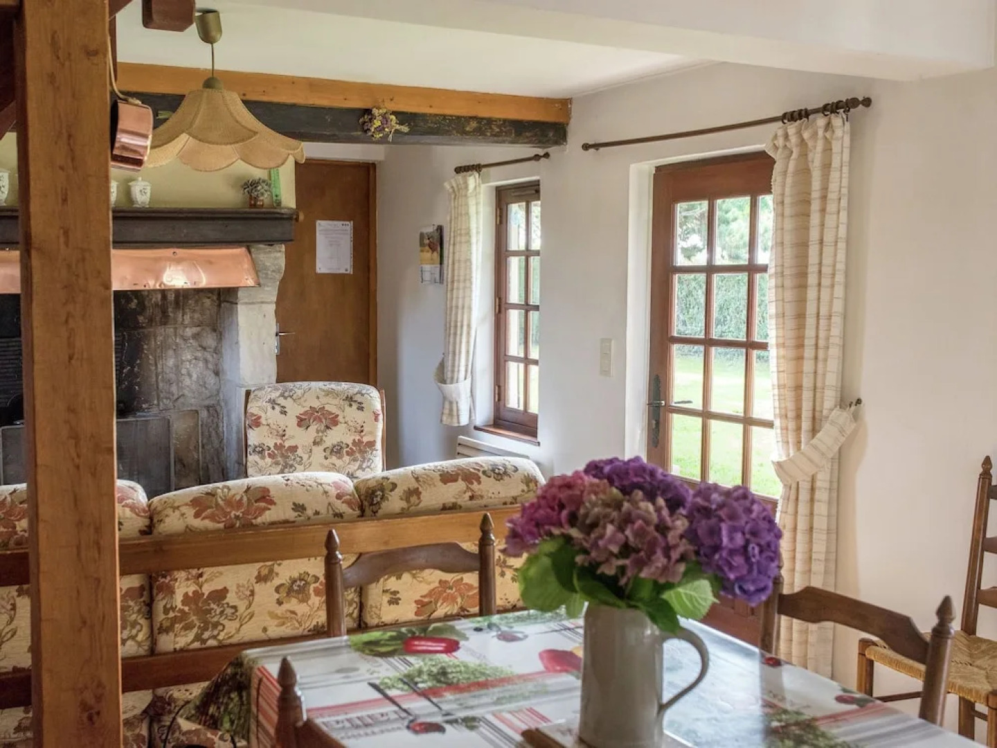 Rural, Detached Holiday Home With Pleasant Garden Near the French West Coast