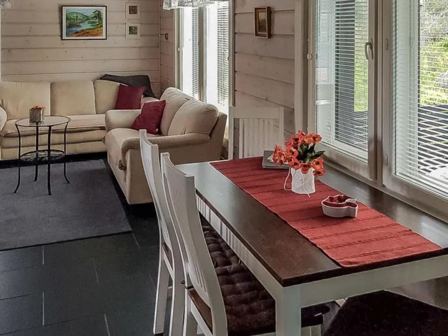 Holiday Home Aihki a