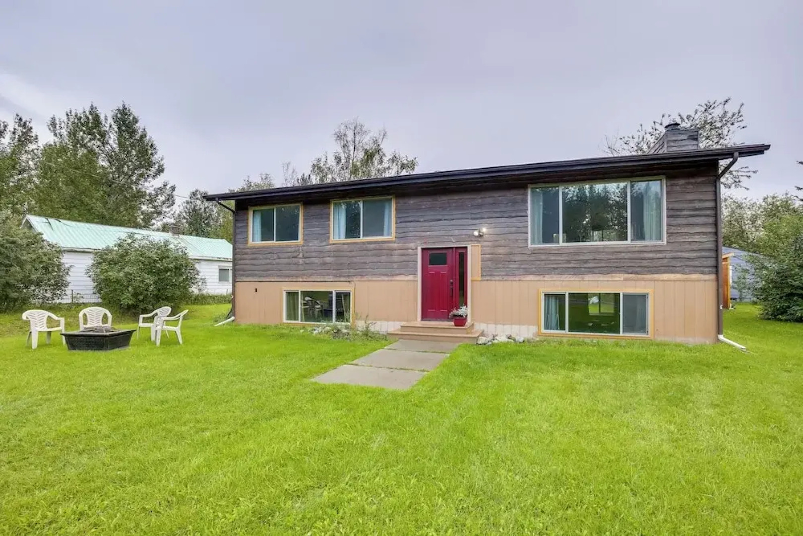 Serene Palmer Home: Walk to Downtown & Riverfront!