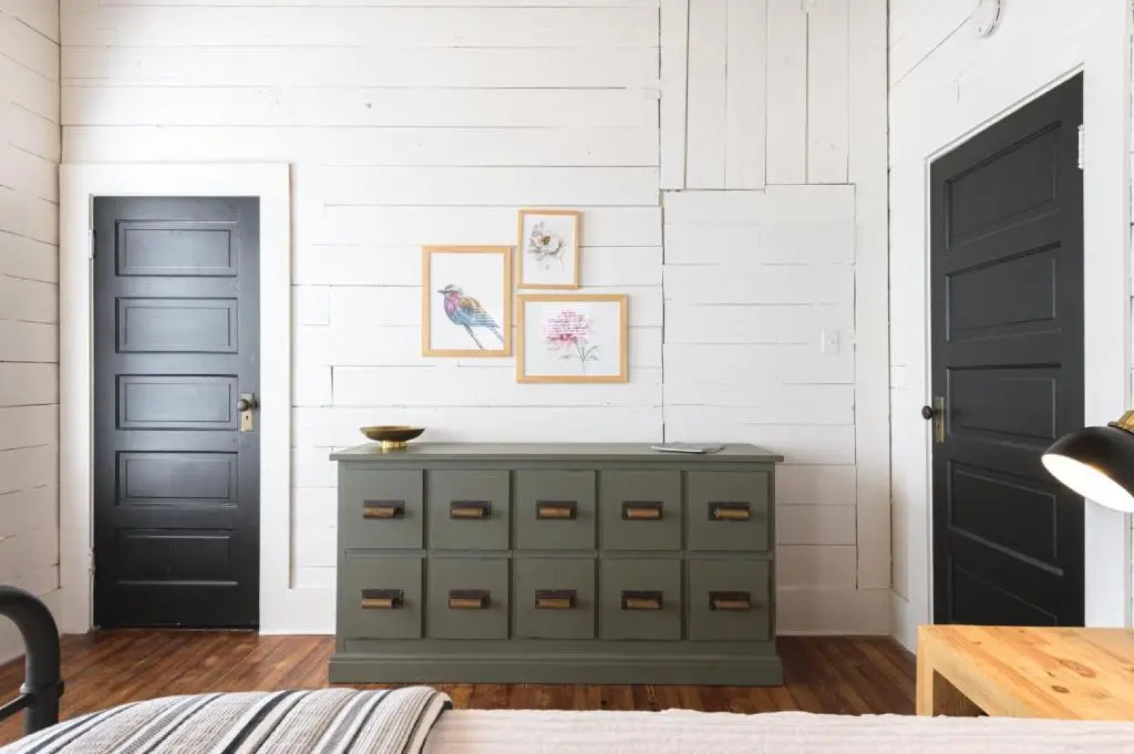 Restored 1930s Uptown Bungalow 2 min to Magnolia Silos