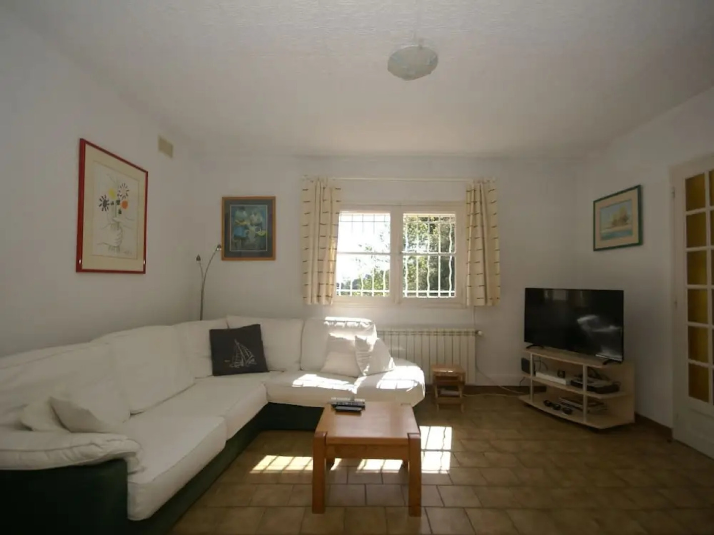 Detached House With Flowering Garden and Paddling Pool Near Signes