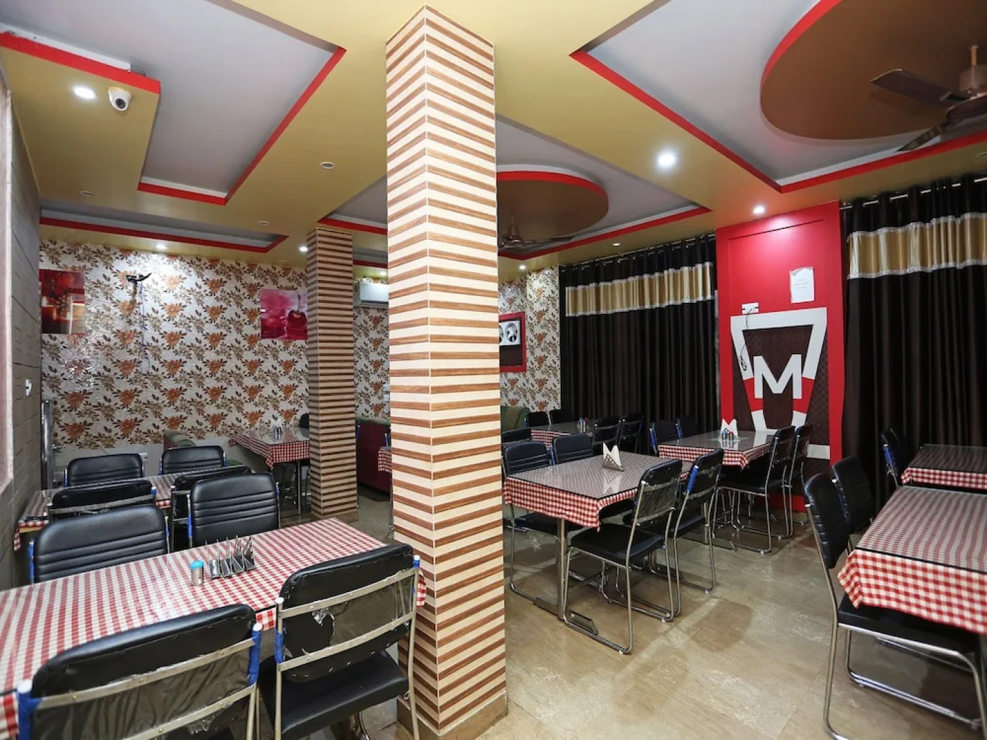 OYO 28440 Mk Hotel And Restaurant