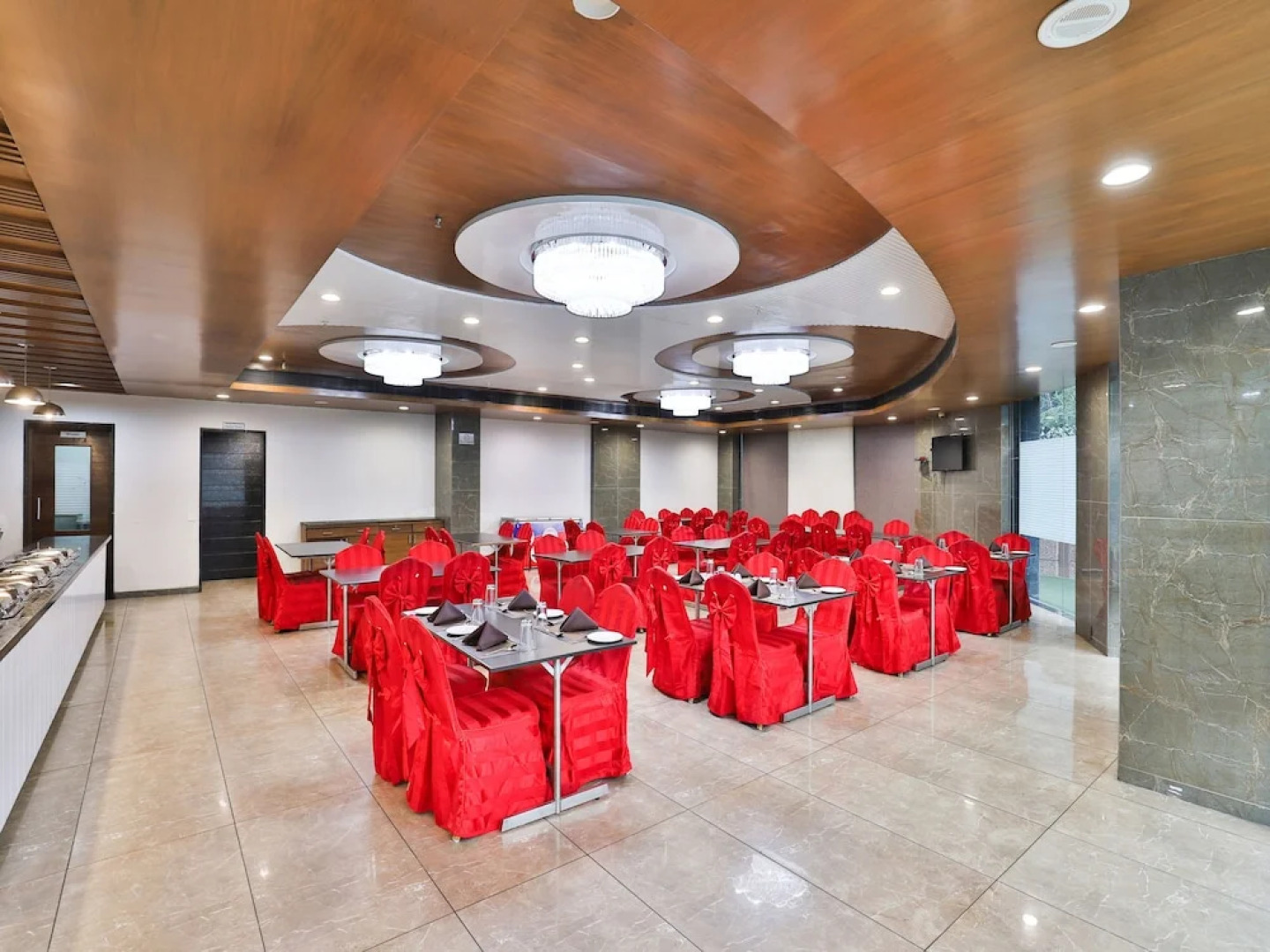 OYO 4938 Hotel Dev Aadi