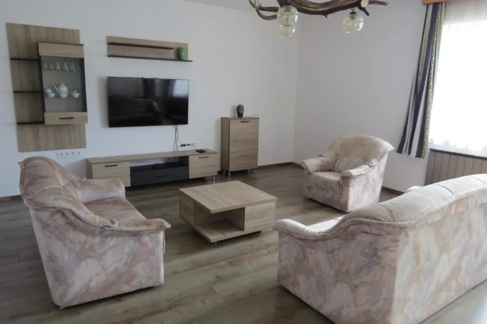 42 féröhelyes apartman