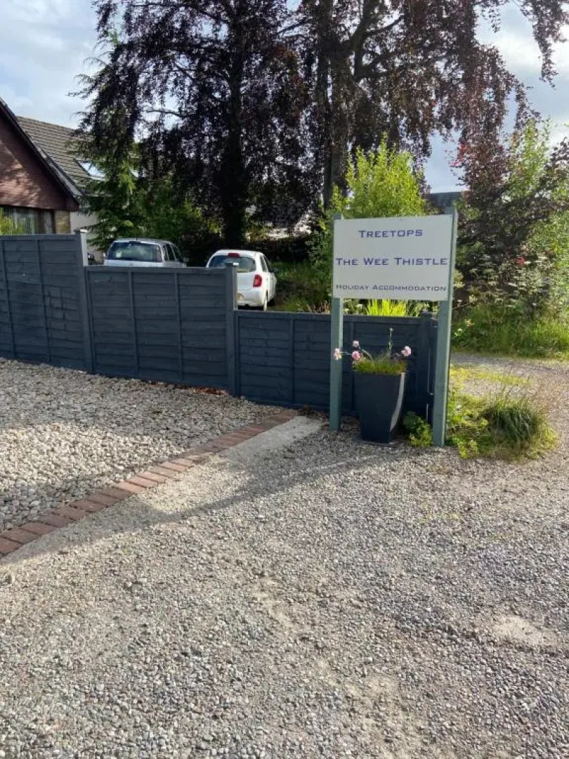 Treetops Bungalow Loch Ness