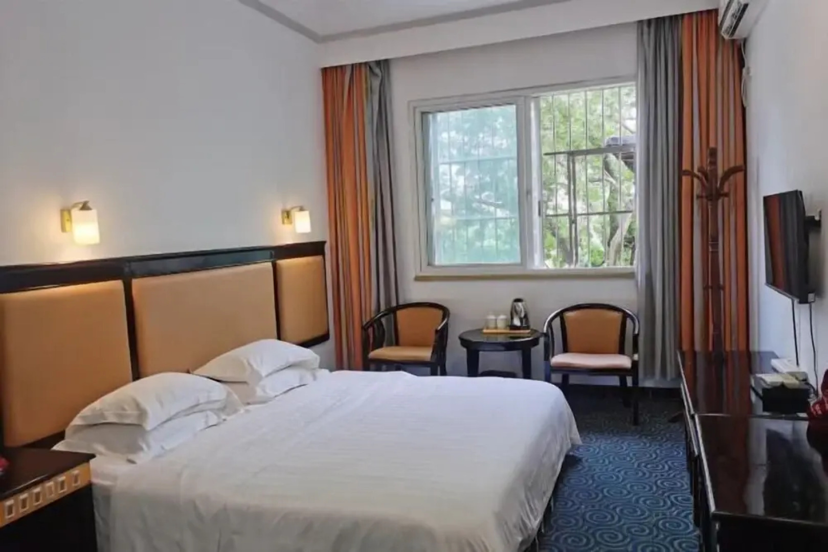 Sunshine Hotel