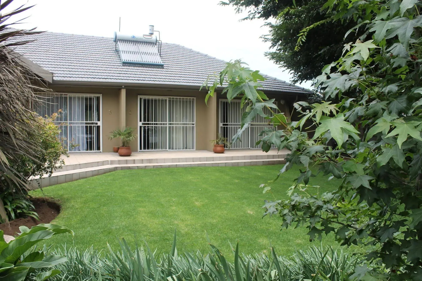 Fin and Feather Guesthouse