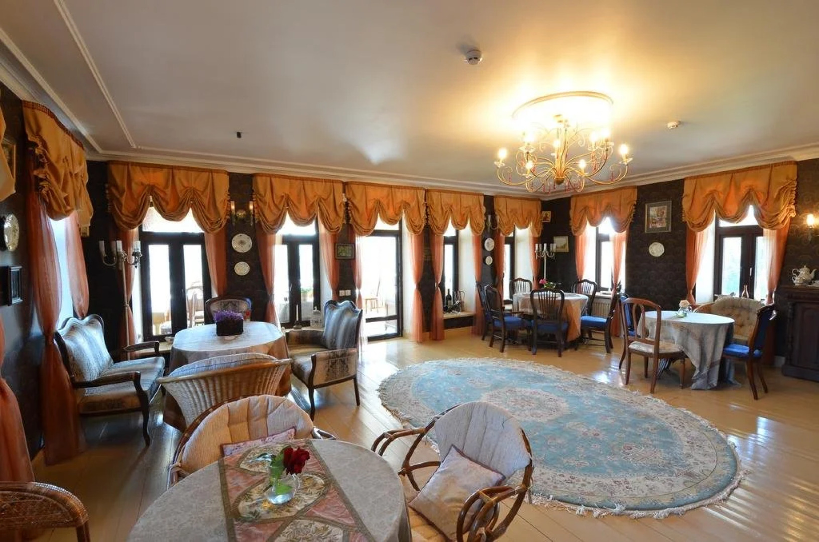 Русско-французский отель Частный Визит