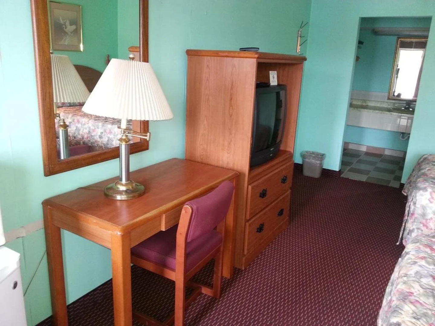 Gray Plaza Motel