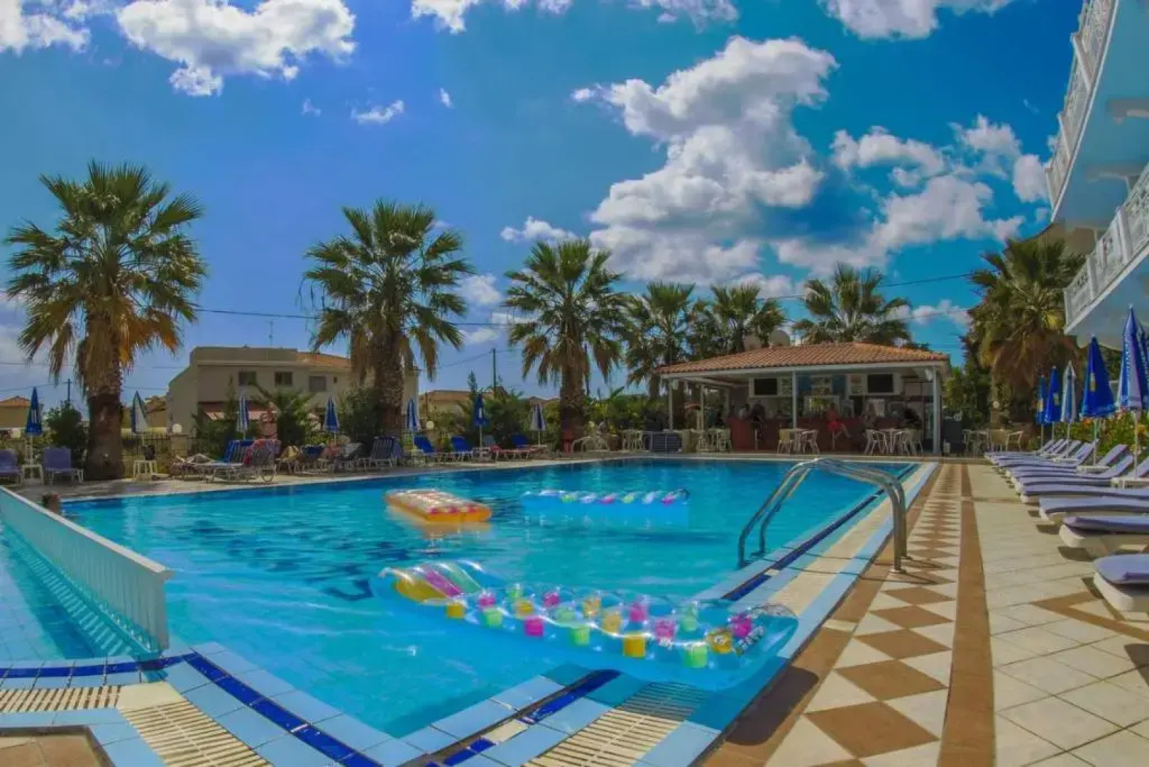 Anita And Nikos Studios Apartments