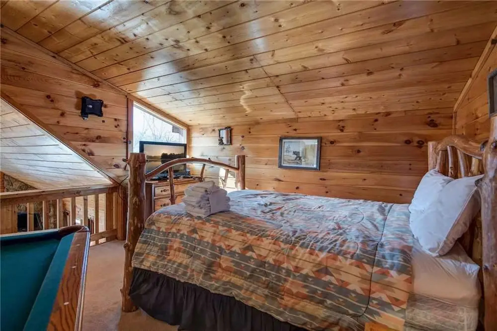Bearway to Heaven 1 Bedroom Home with Hot Tub