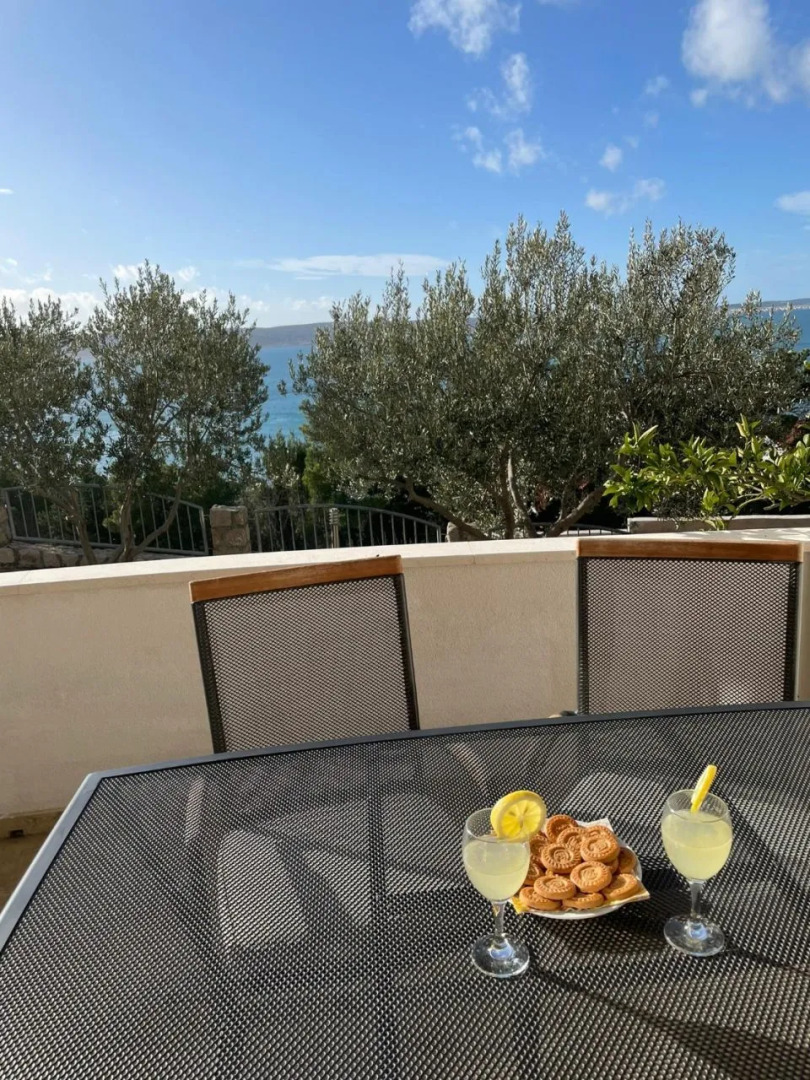 Apartment Ante - 200 m from beach: A2 Starigrad-Paklenica, Zadar riviera