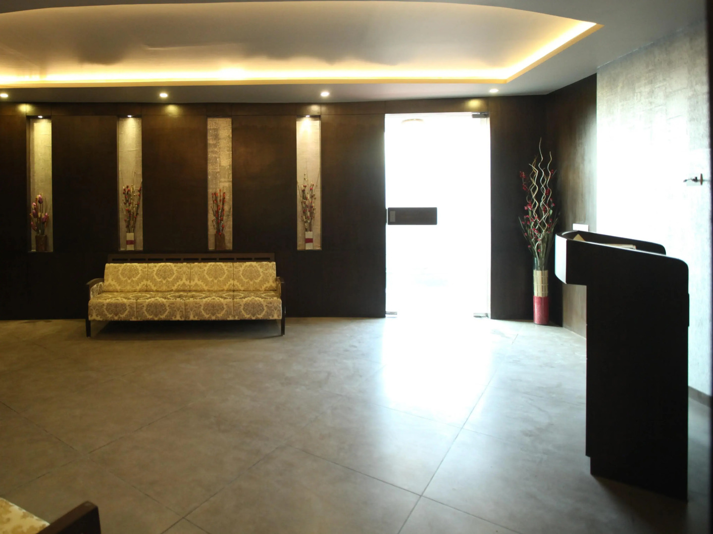 TGB Express Hotel - Nadiad