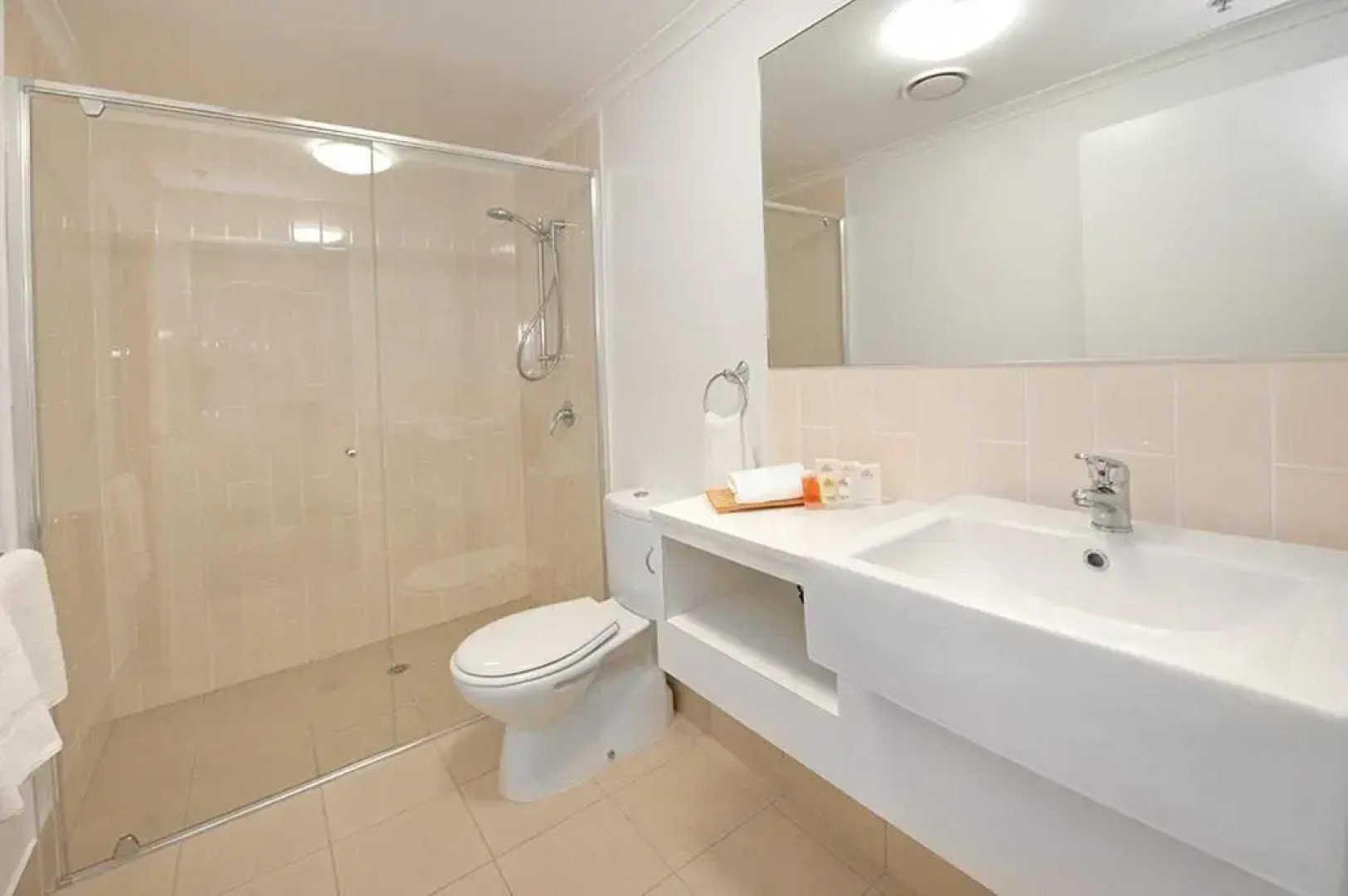 The Edge Apartment Hotel