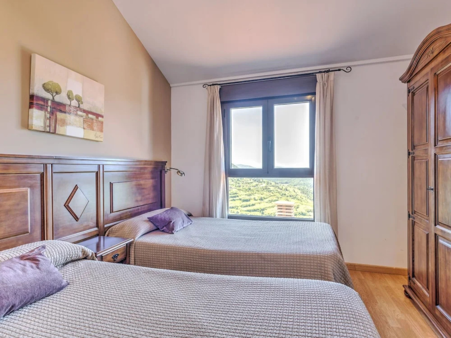 Delightful Apartment in Gudar With Terrace