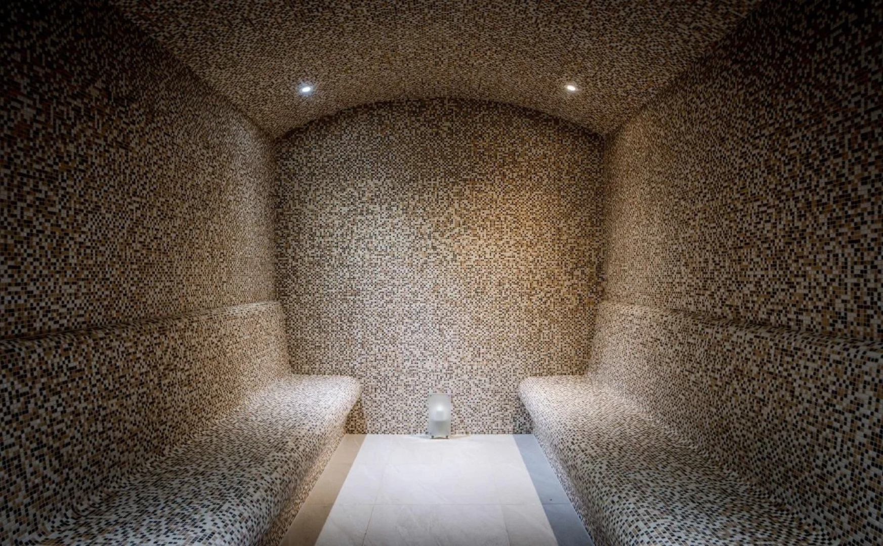 Tru by Hilton Louisville East