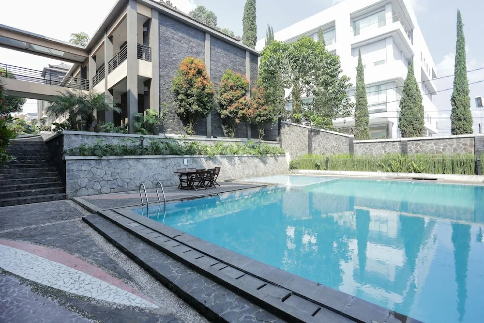 RedDoorz Plus near Farmhouse Lembang