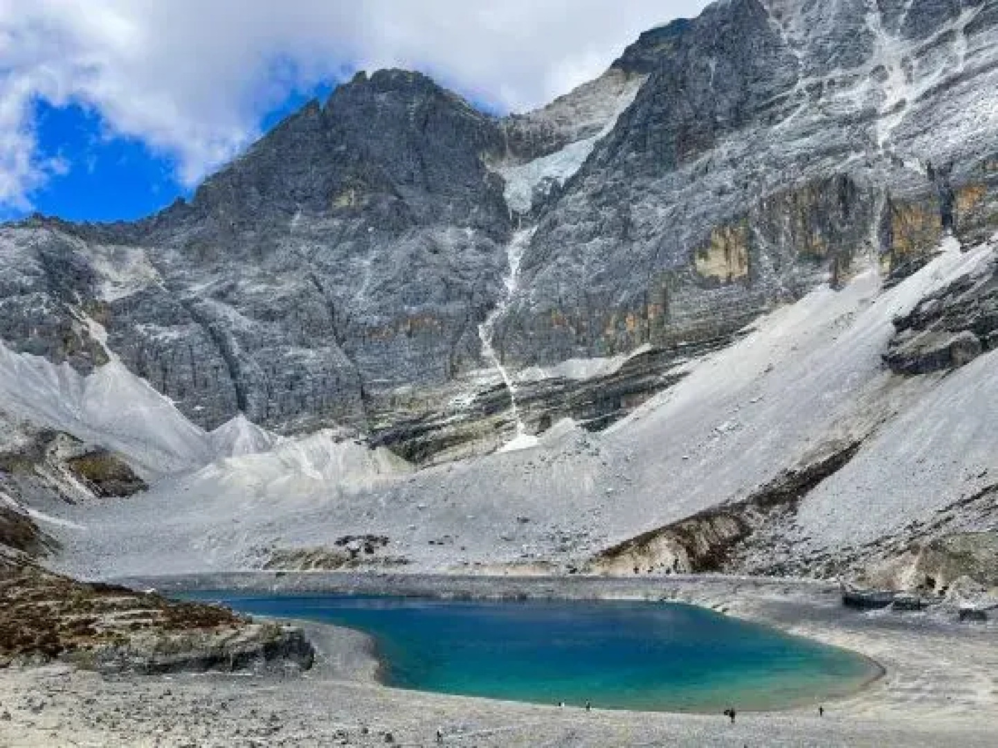 Nanolan Hotel, Batang