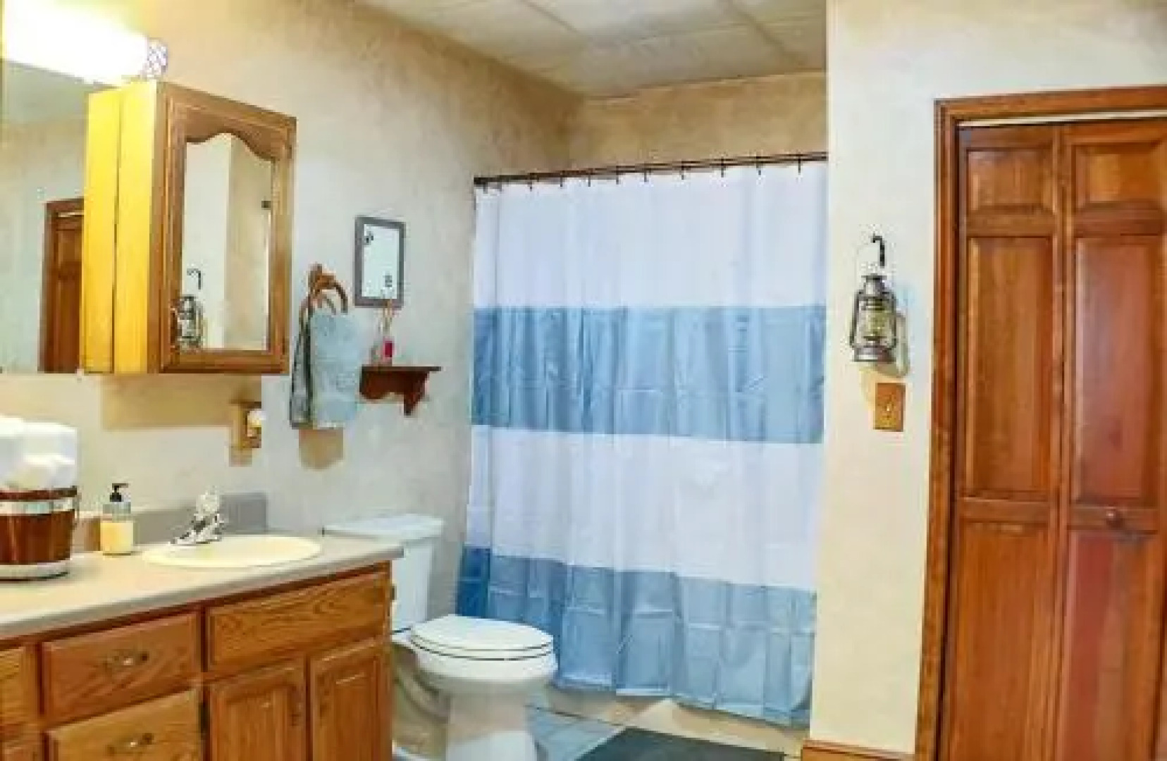 The Hive Lodge-with views of the Smokies