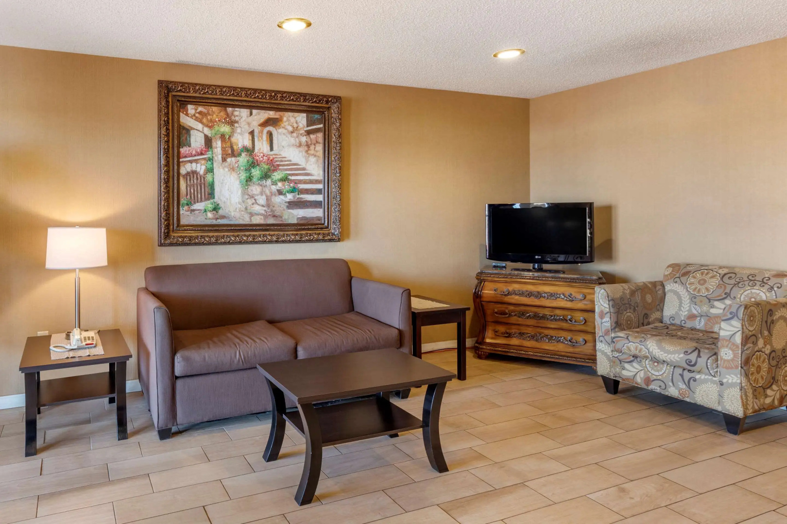 Quality Inn Russellville I-40