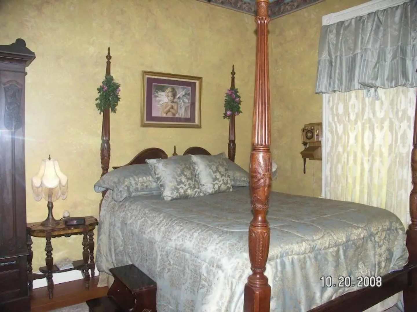 Robins Nest Bed & Breakfast