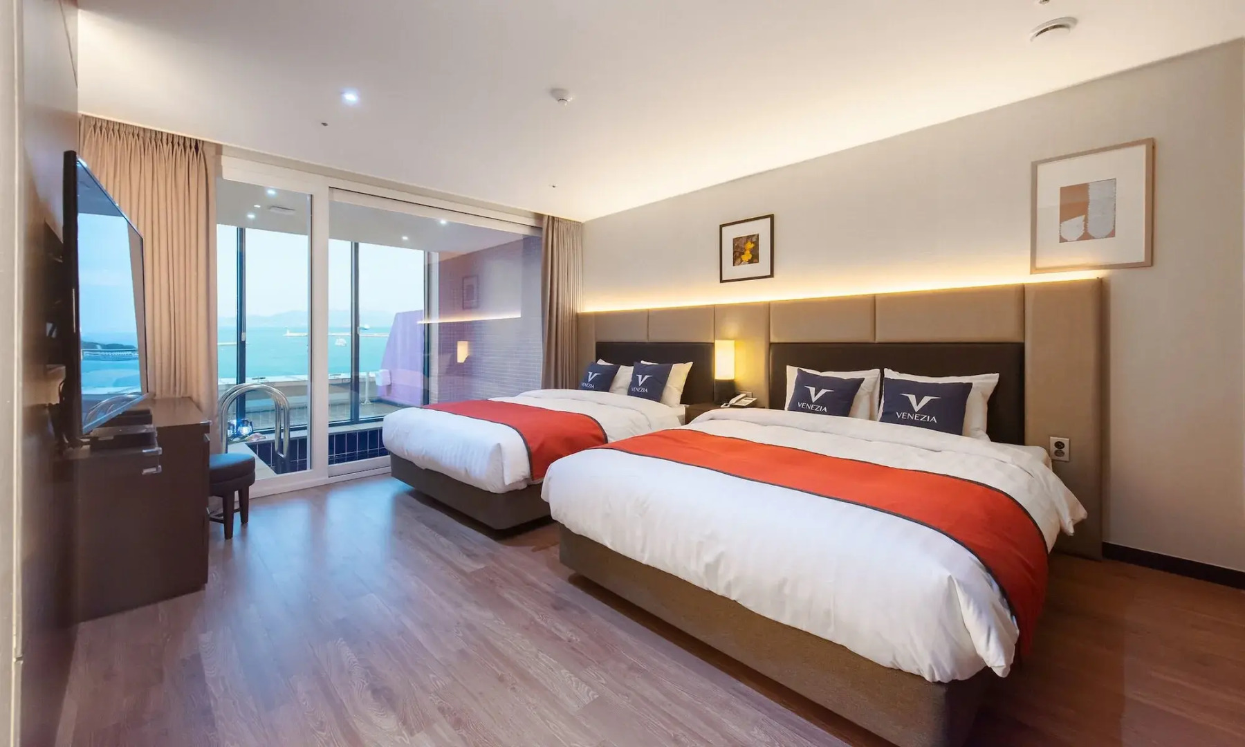 Yeosu Venezia Hotel & Suite