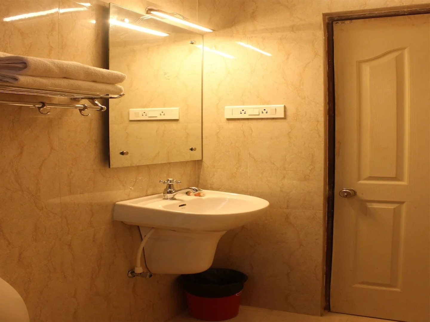 OYO 9356 Home Spacious 1 BHK North Goa Road