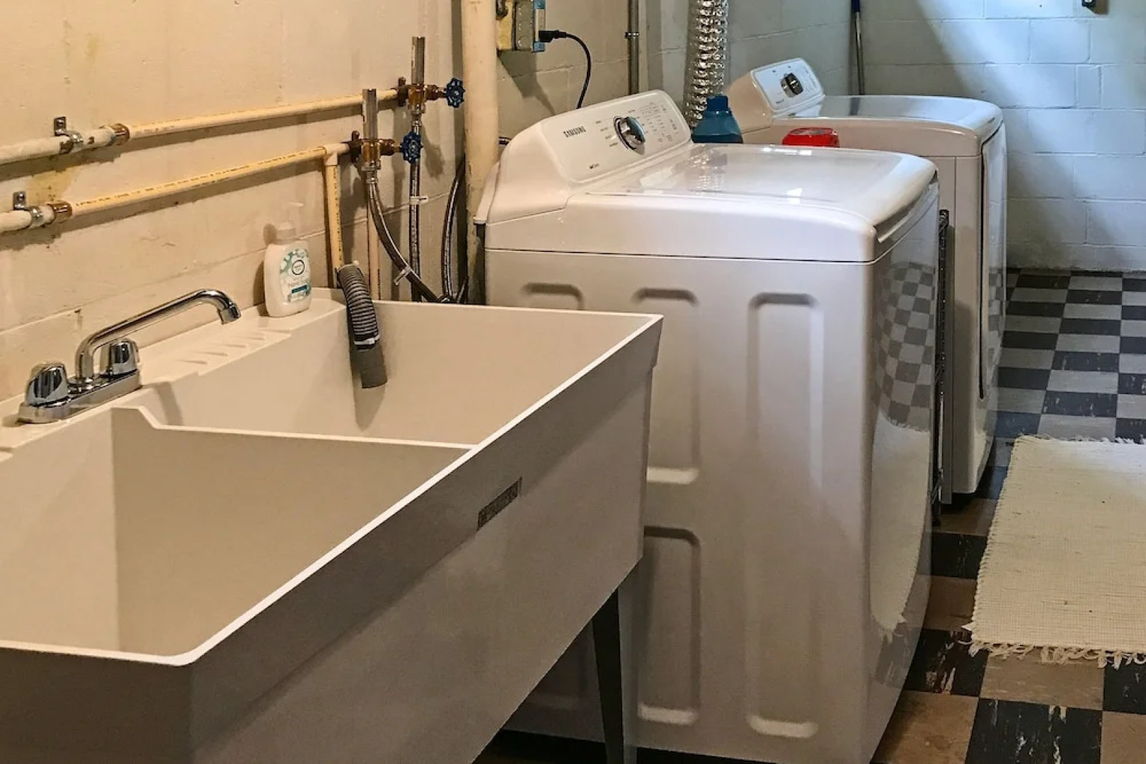 Williams Bay Retreat: Walk to Lake Geneva & Town!