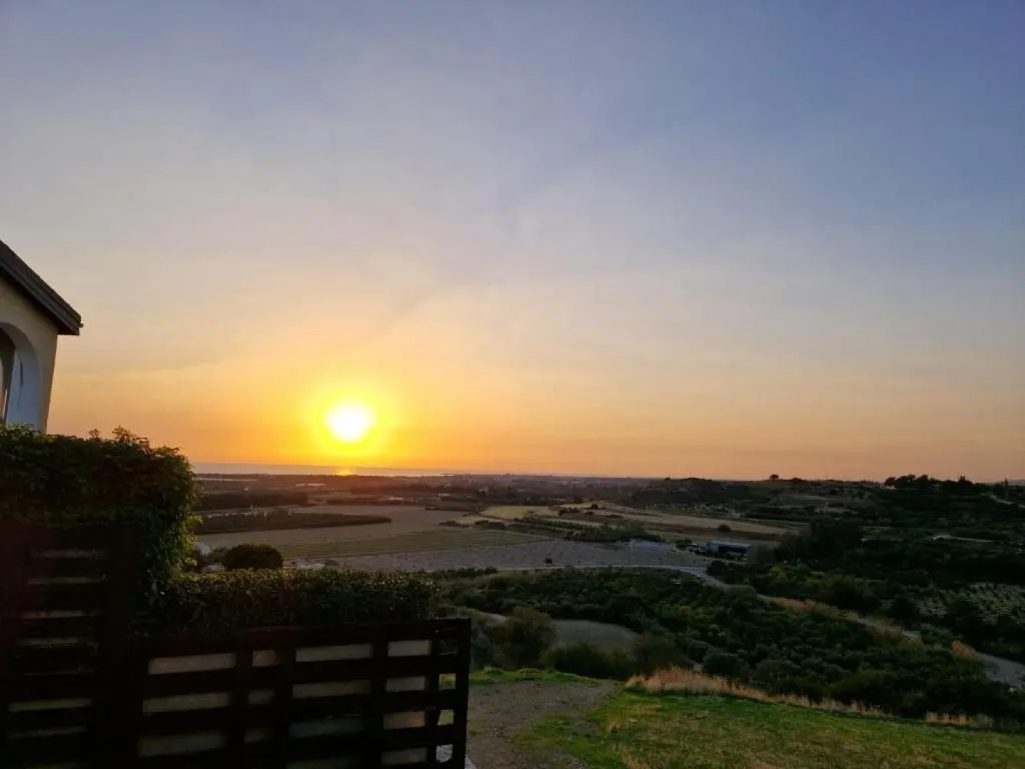 ARODAFNI HOUSE. Unique views and amazing sunsets.