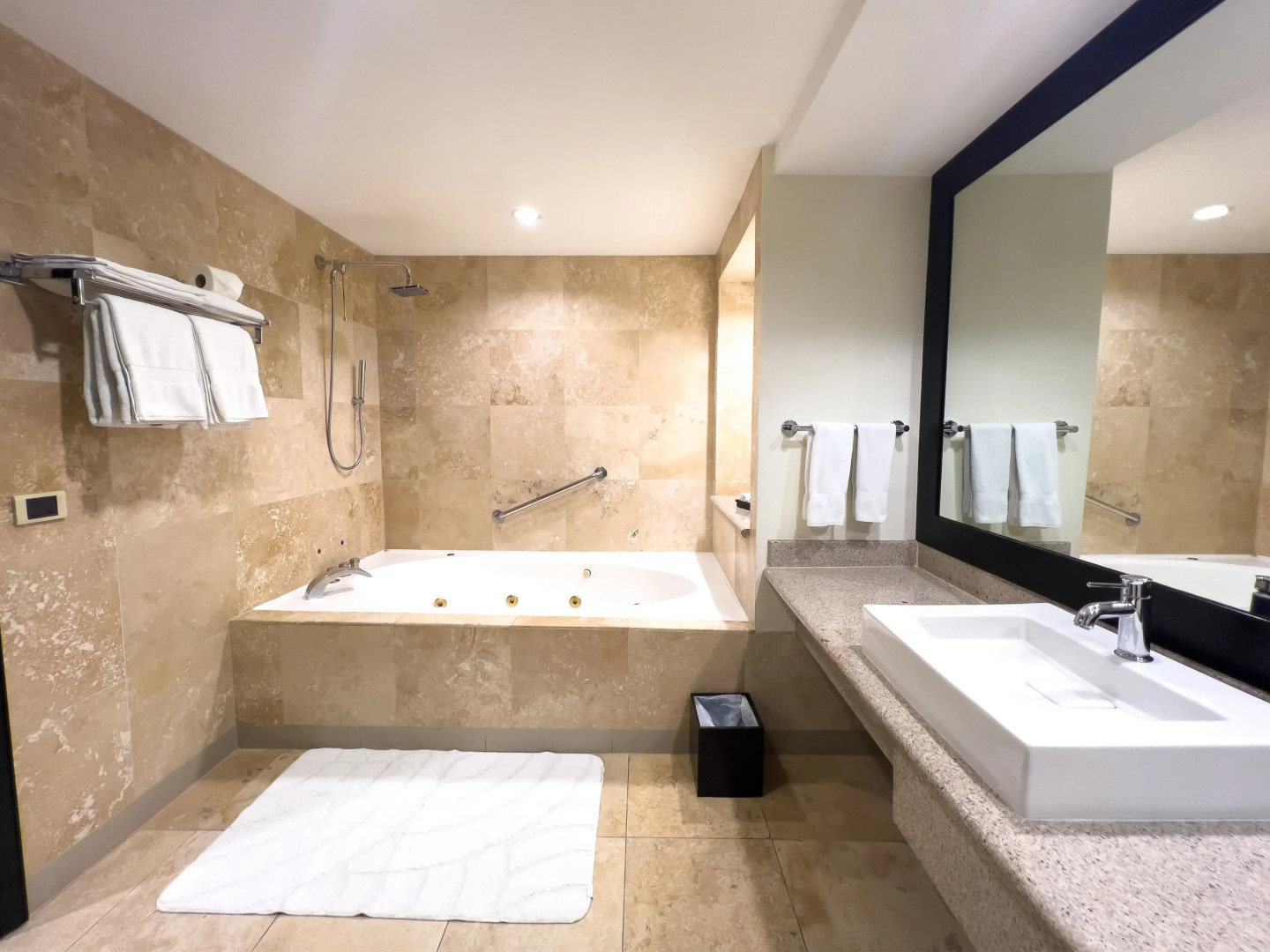 Tikal Futura Hotel & Convention Center