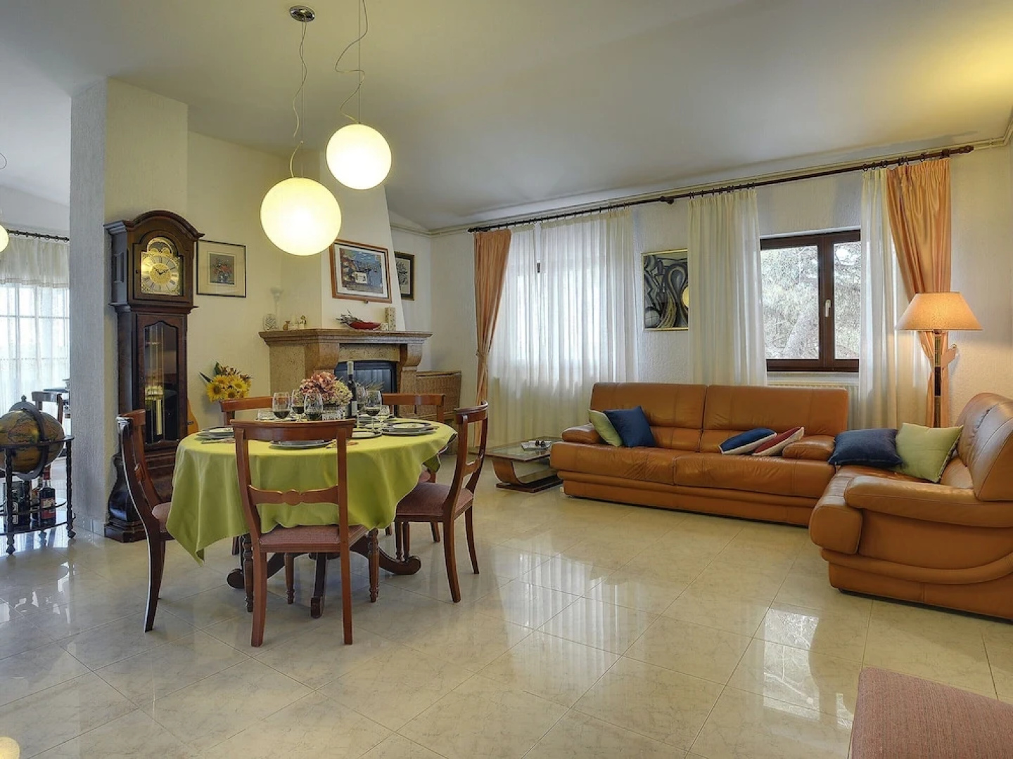 Holiday House for 14 Persons with Private Pool near Beach & Pula