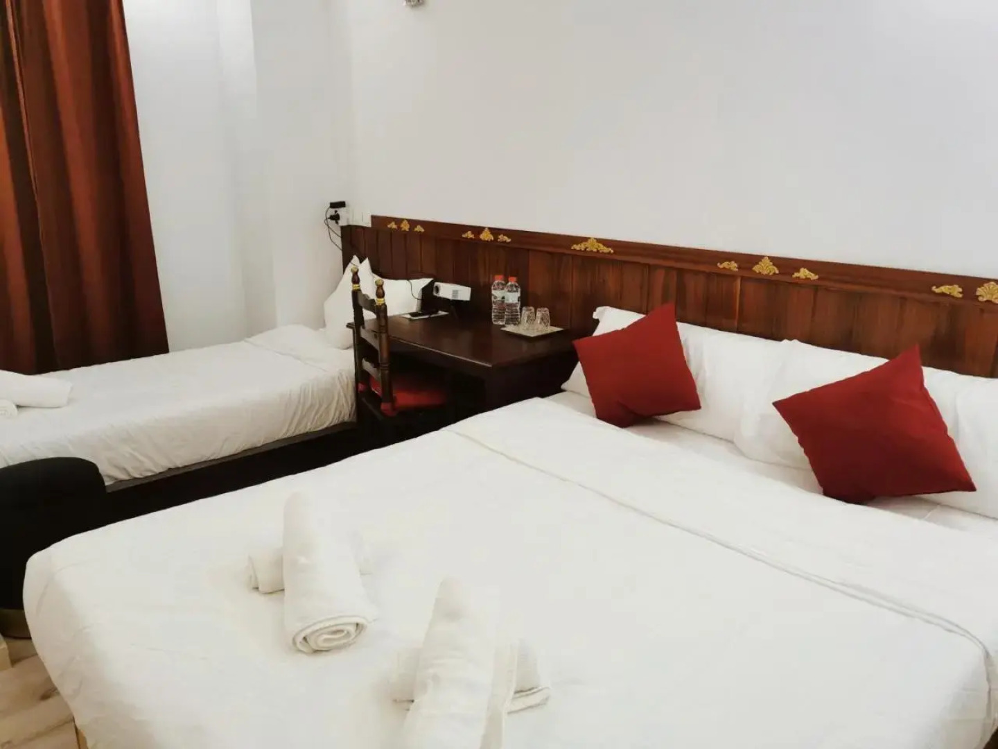 Barcelona Corona Hostal