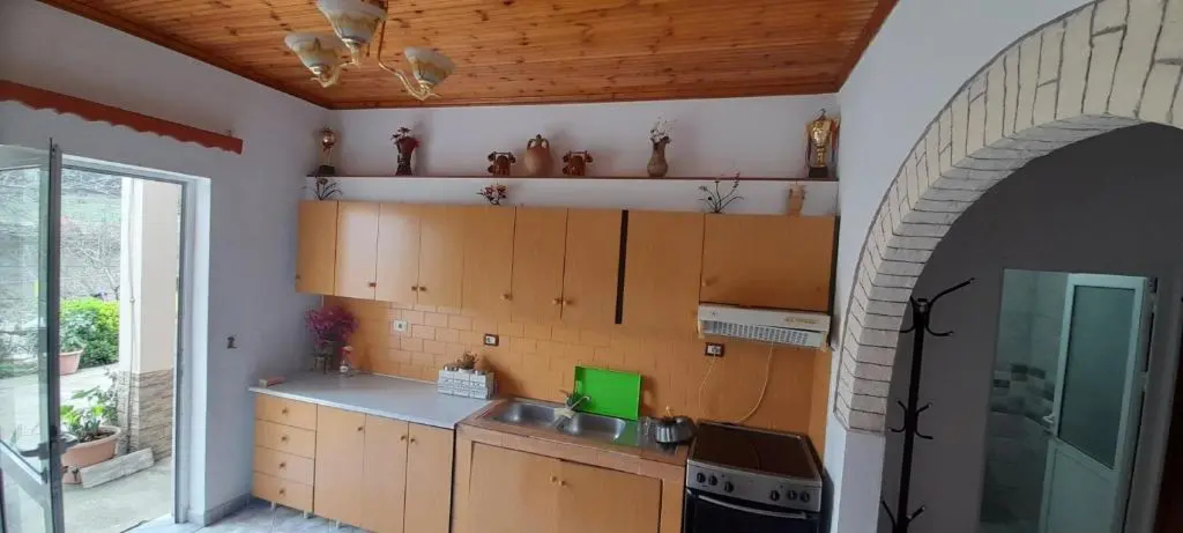 Honey-House “Kastrioti”