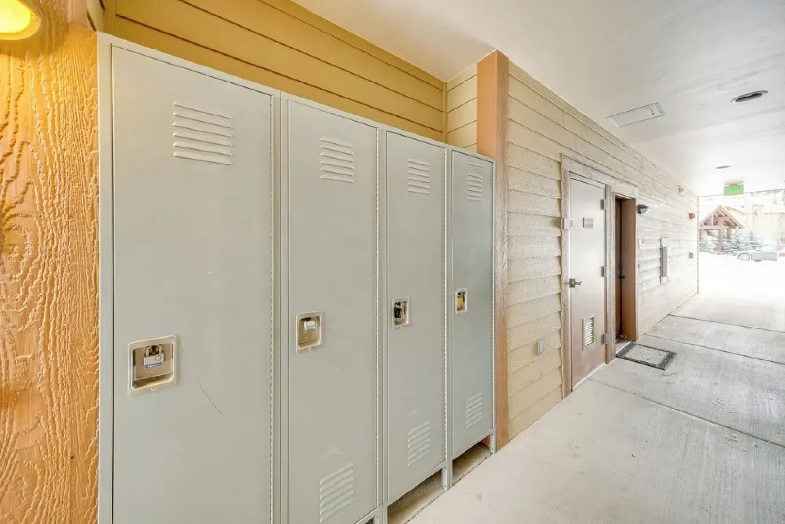 Downtown WP Condo w/ Pool: Steps to Concert Venue!