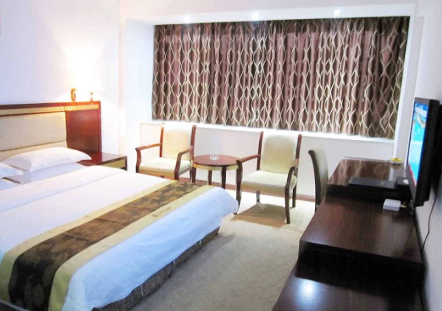 Greentree Alliance Hezhou Babu District Lingfeng Square Hotel