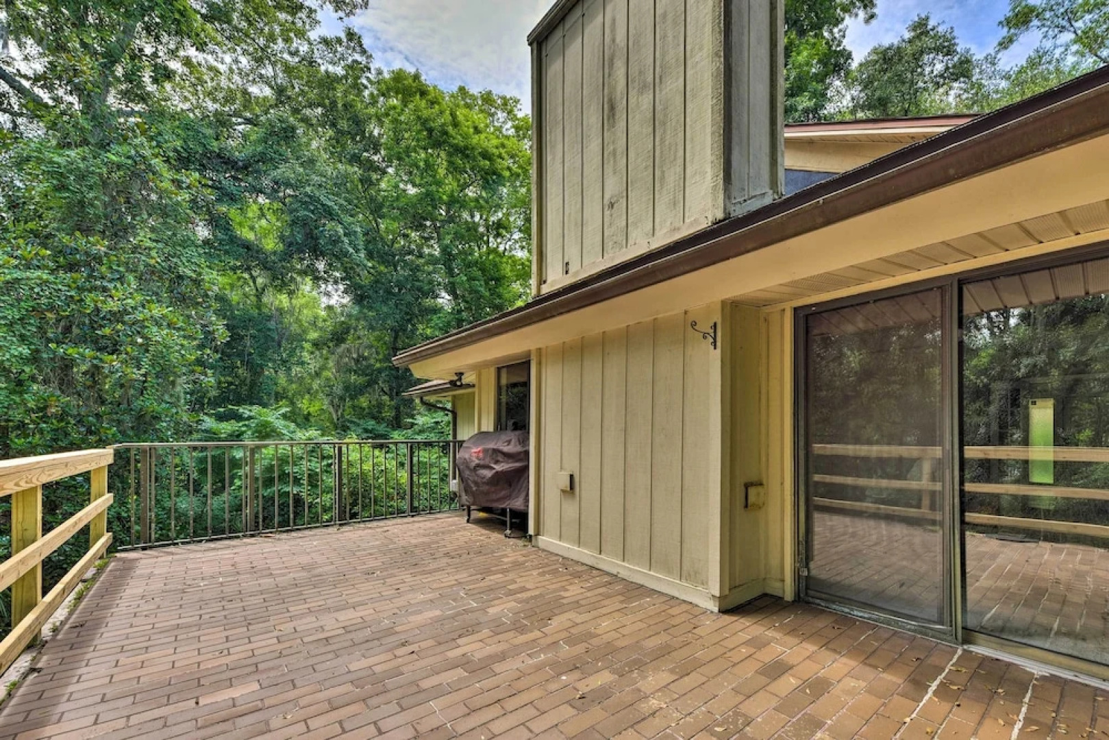 Jacksonville Home on 1 Acre ~ 6 Mi to Beach!