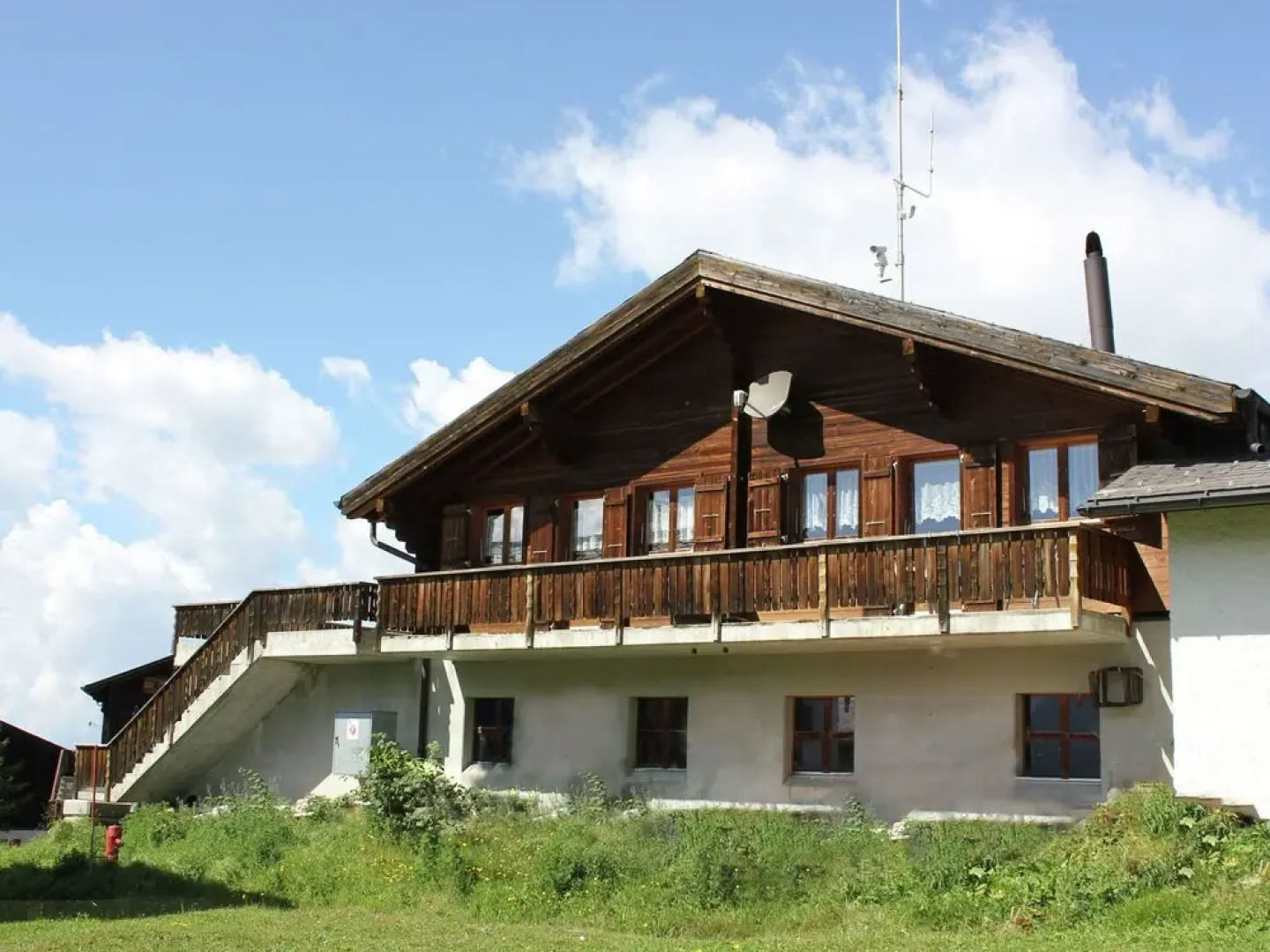 This Chalet is in an Attractive Position in the Car-free Village of Rosswald