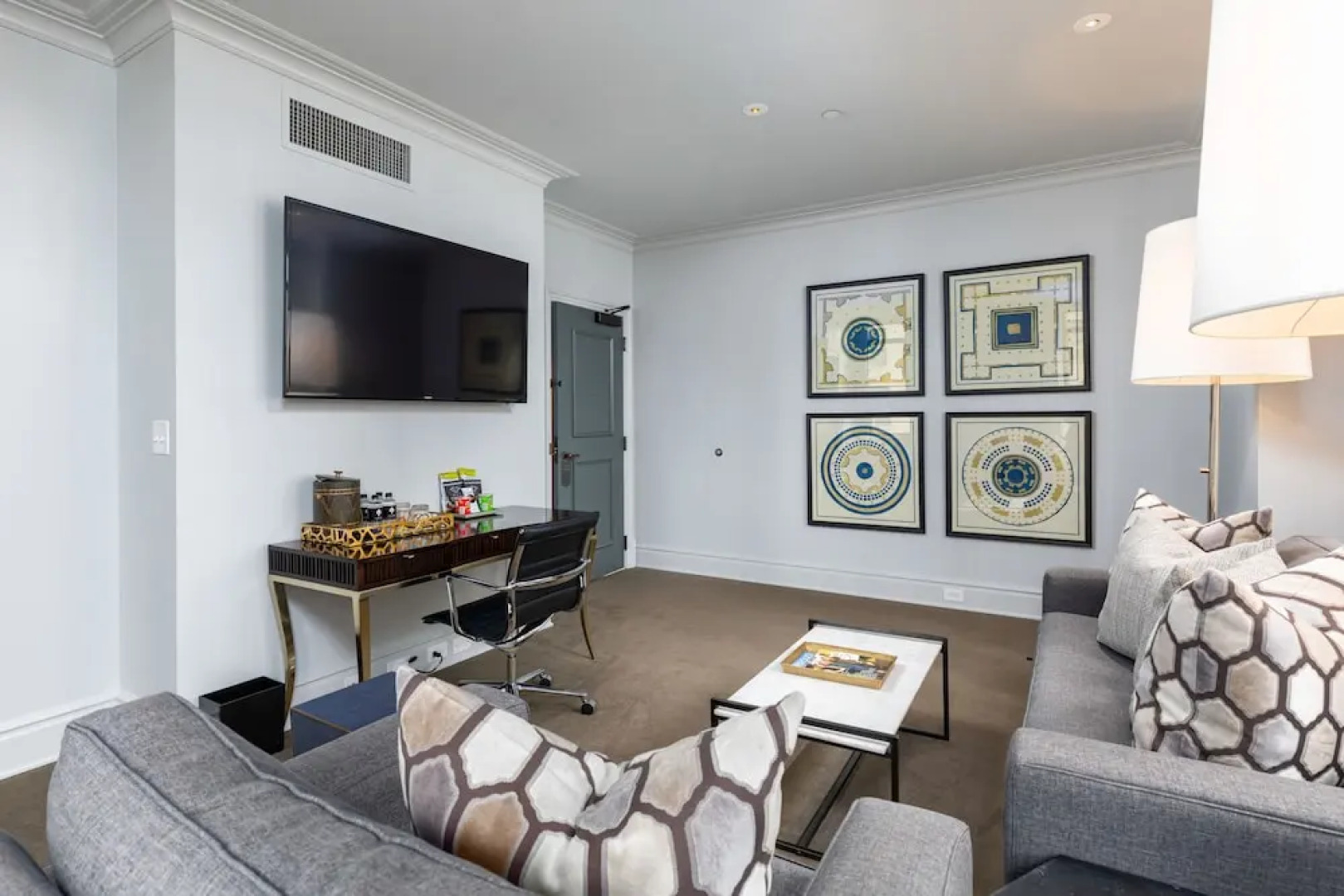 John Hand Club Hotel