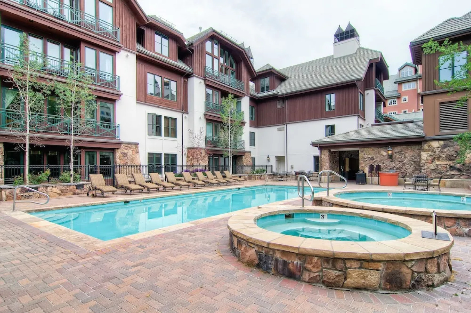 Villa Montane by East West Hospitality