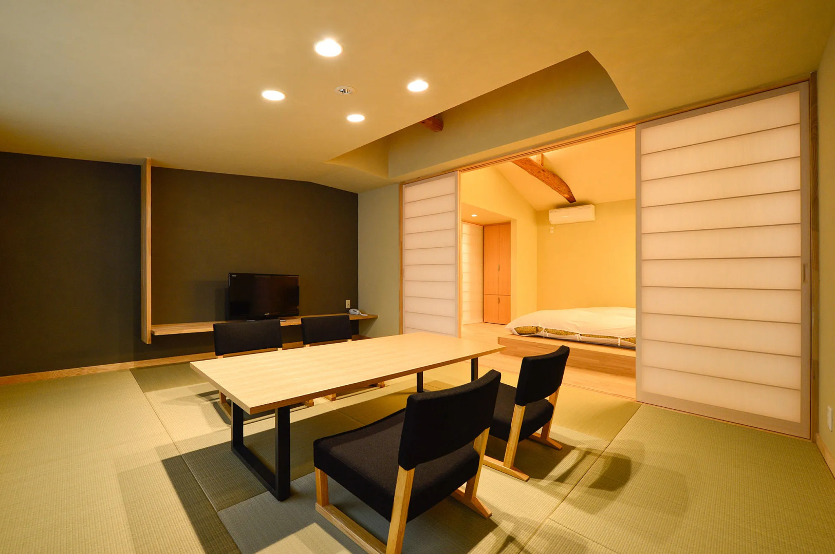 Shima Onsen Hinatamikan