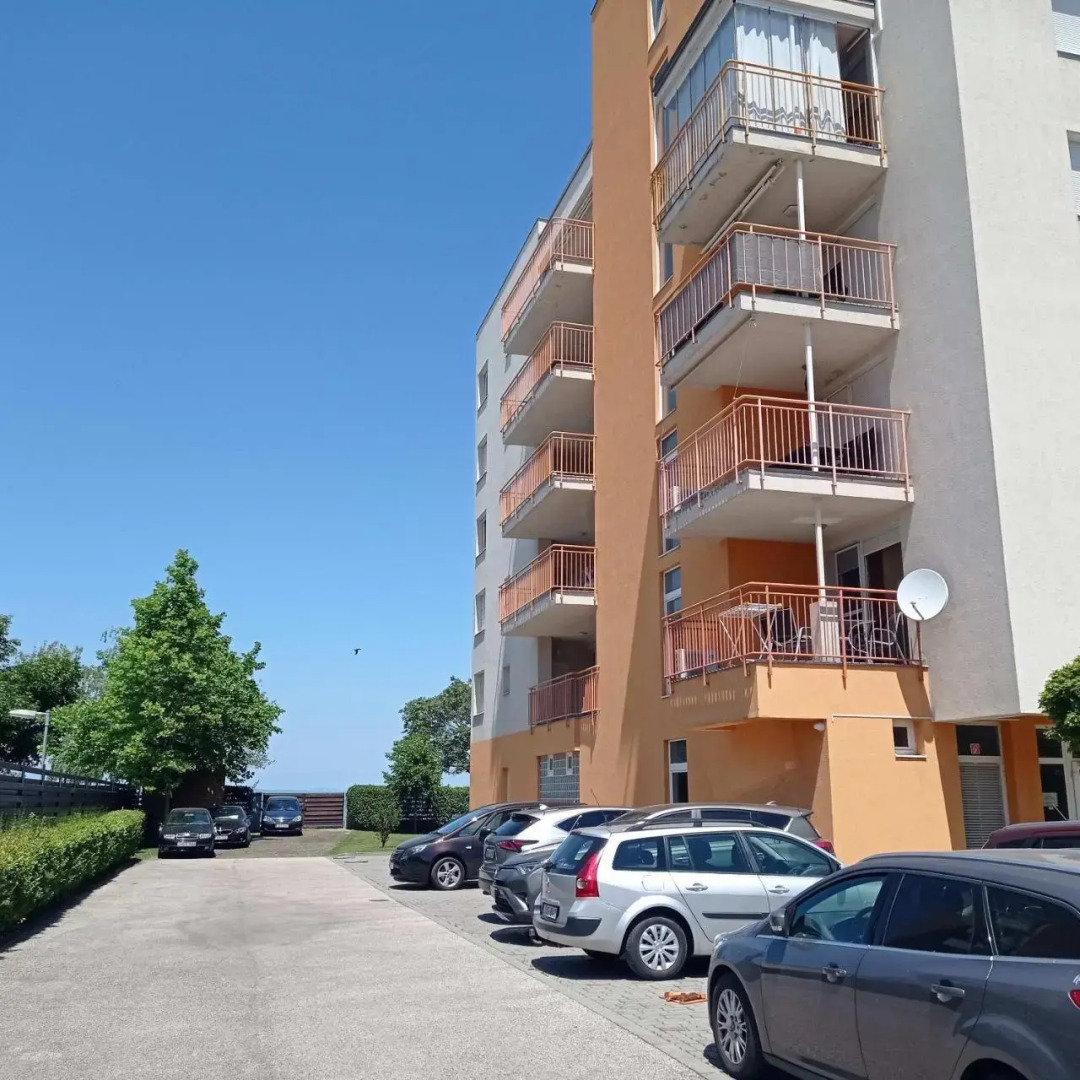 Viktria Vzparti Medencs Apartman