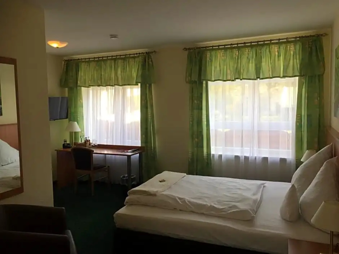 Fricks Hotel & Restaurant