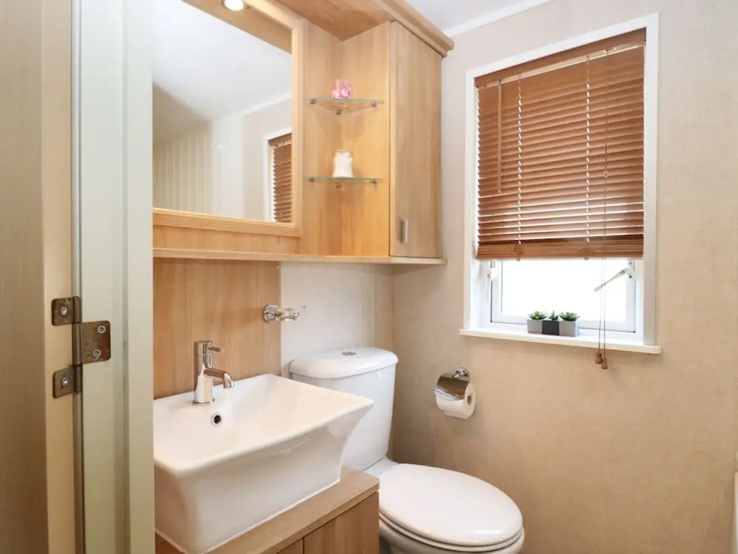 The Four Oaks Chalet