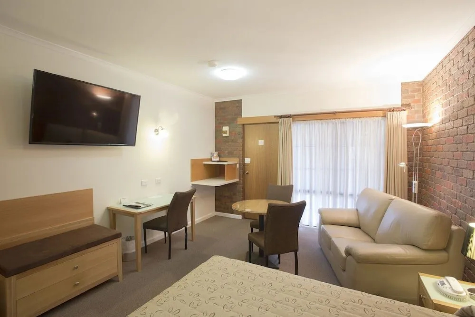 Country City Motor Inn