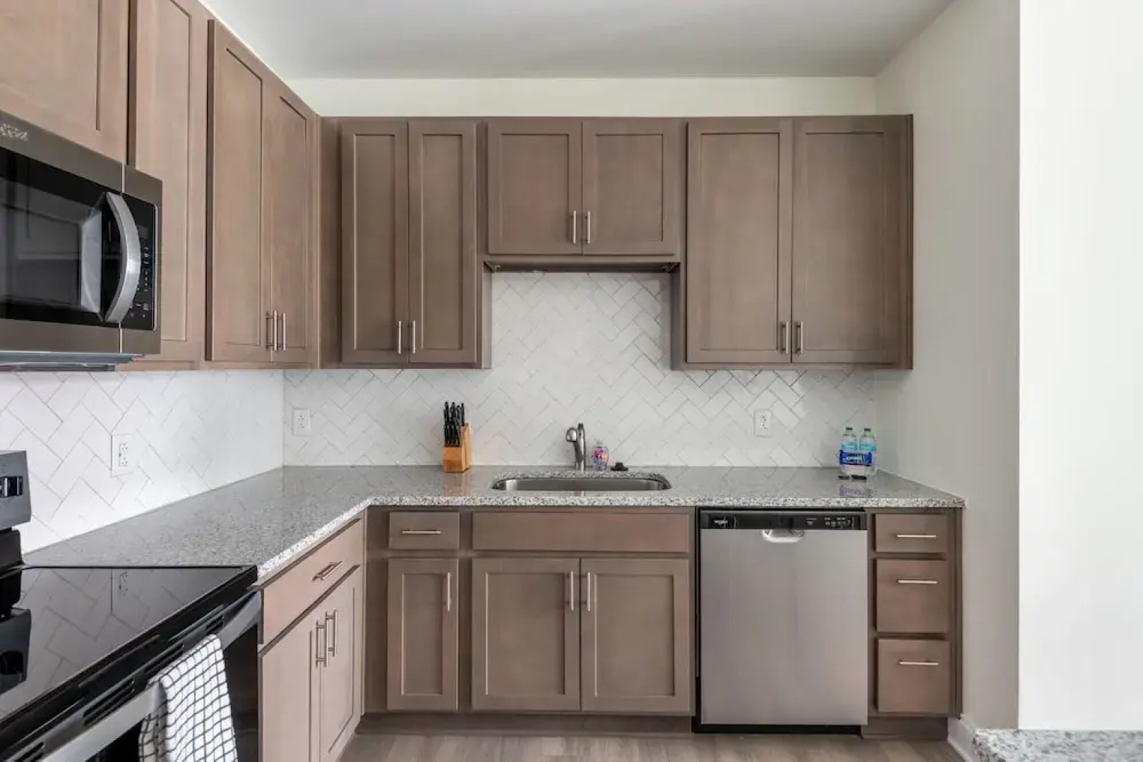 Landing Apartments Leland