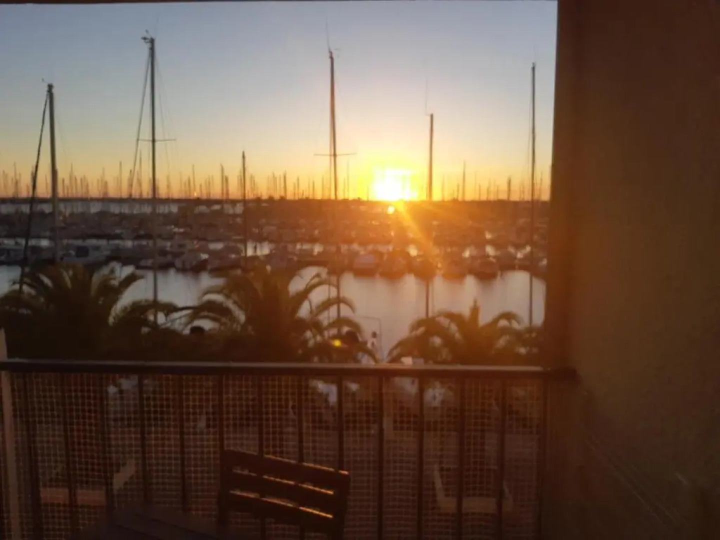 T2 sur le port avec parking
