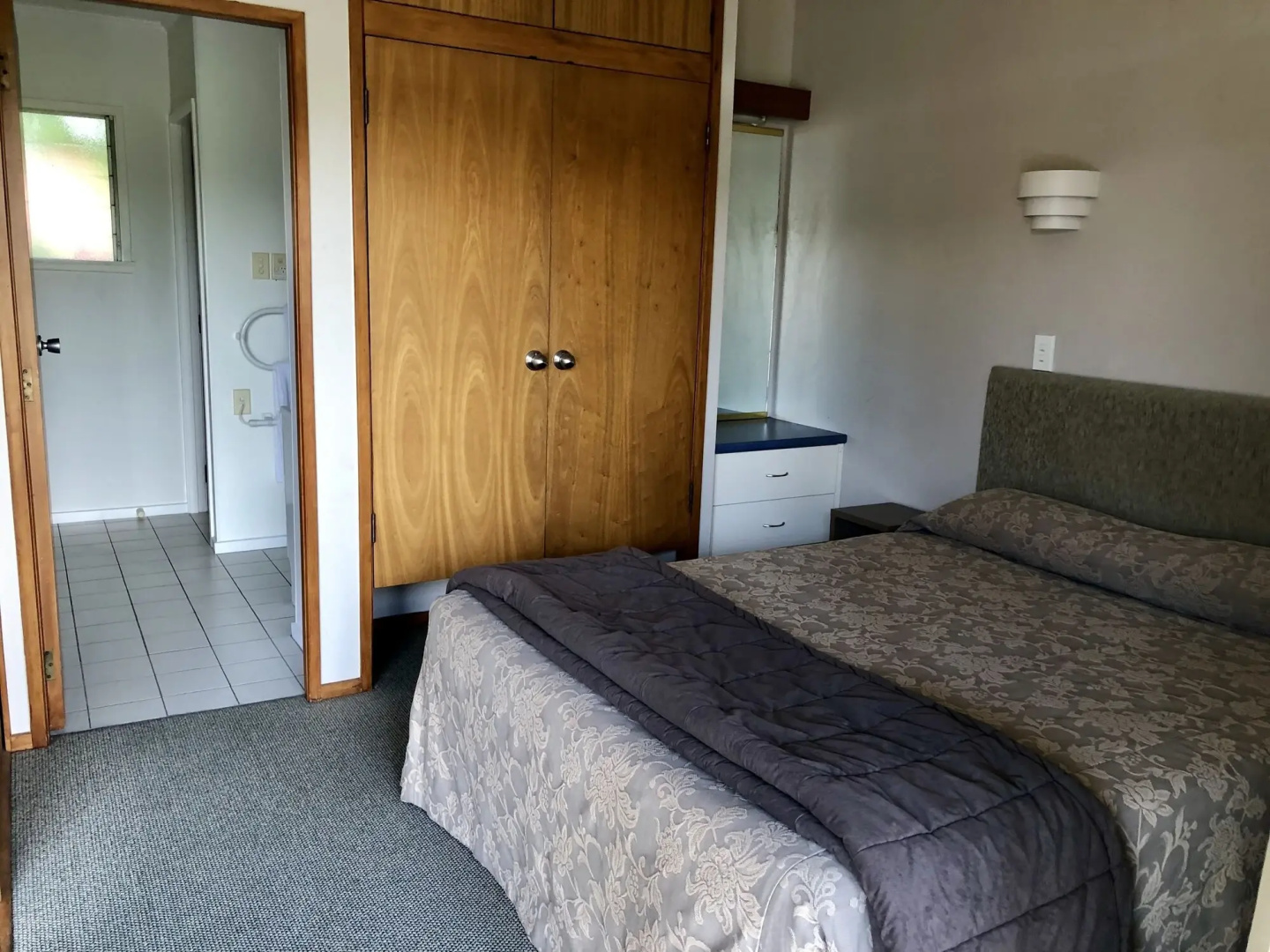 Teal Motor Lodge