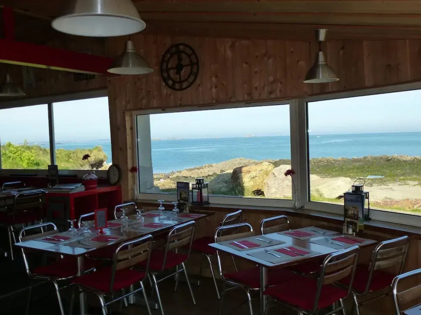 Charming Breton Holiday Home Right by the sea