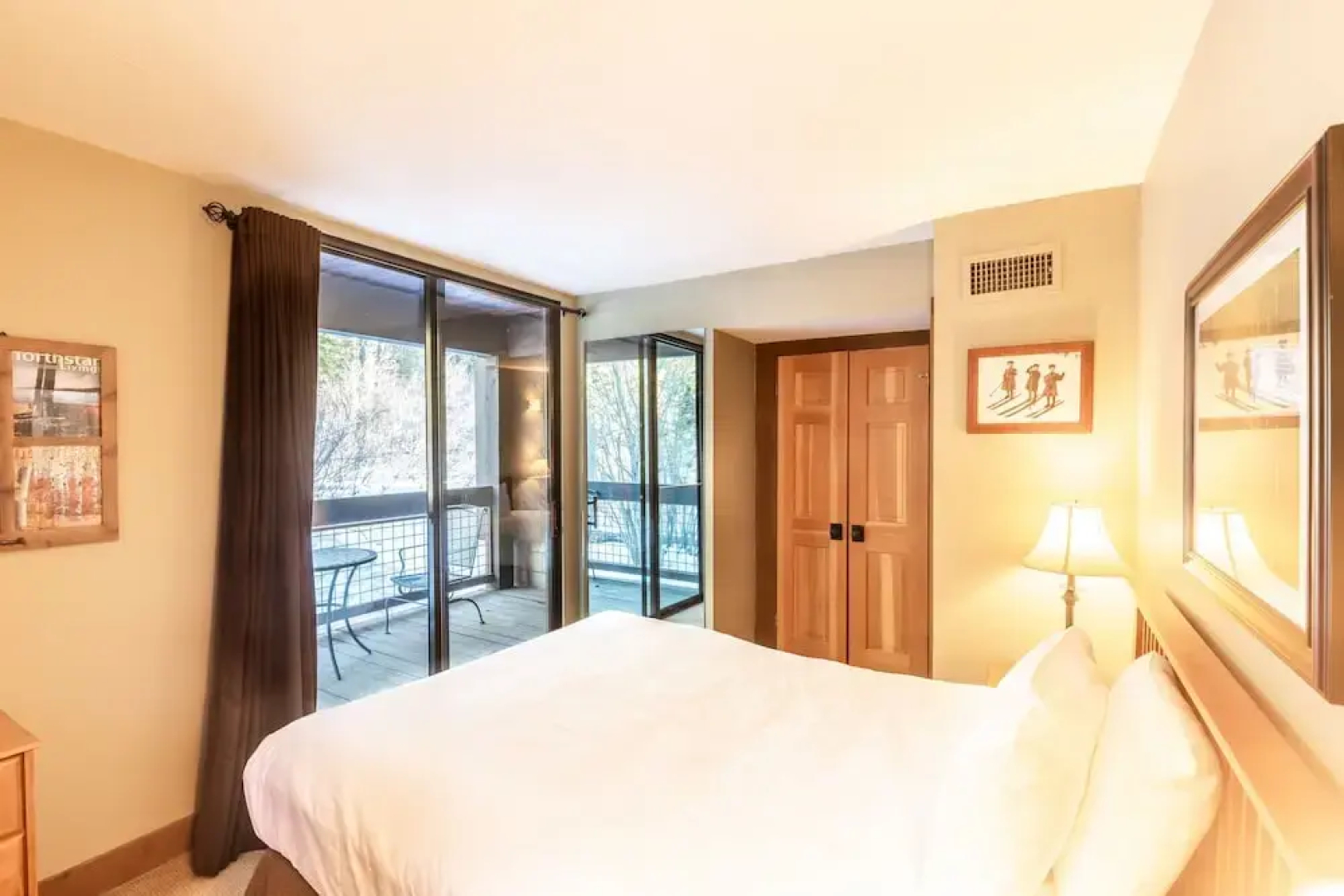 Cozy Aspen Grove 2 bed 2 bath by RedAwning Save 10% on 3 Nights, 15% on 5 Nights!