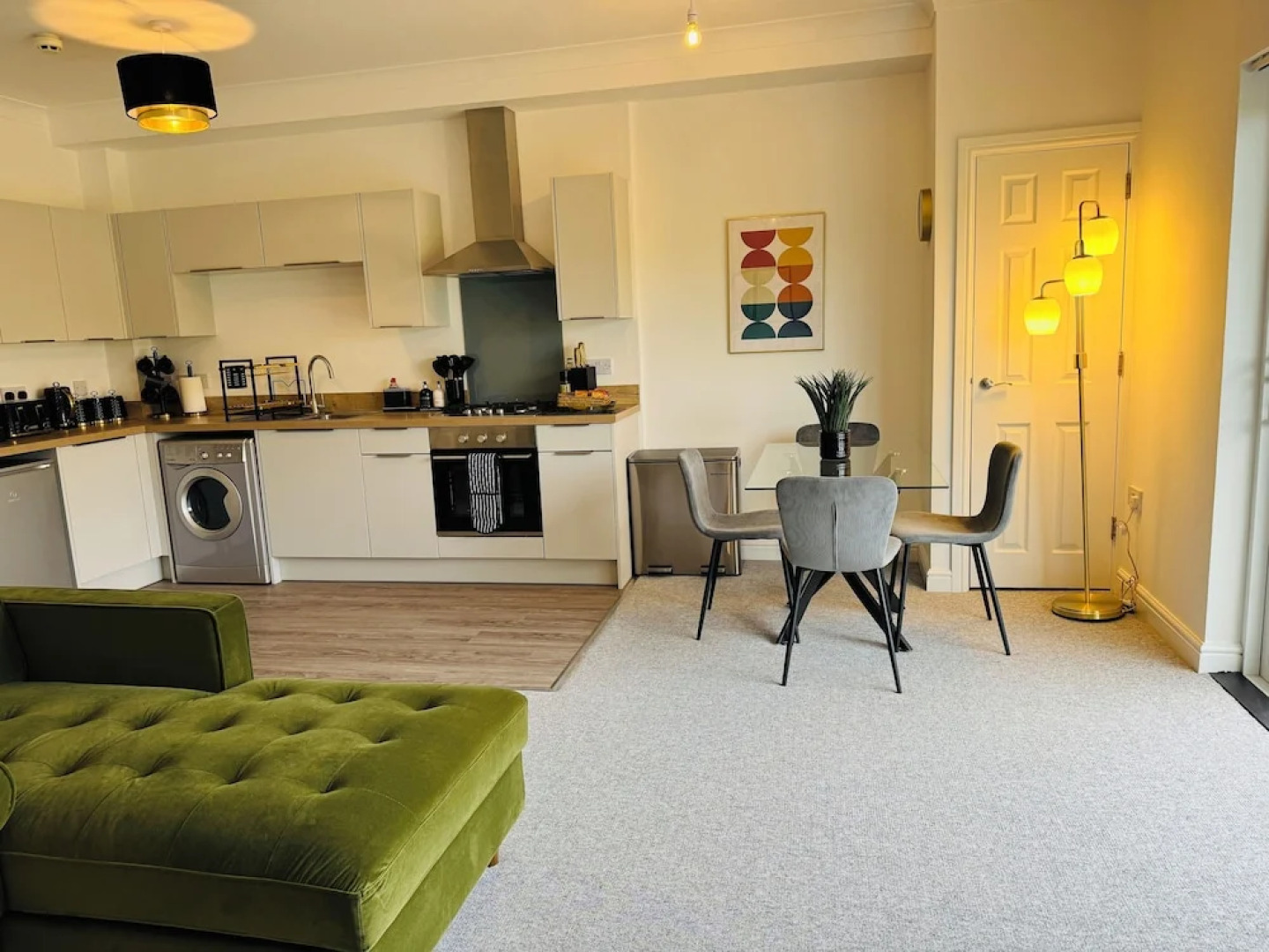 Spacious One Bed Apt With Scenic Views